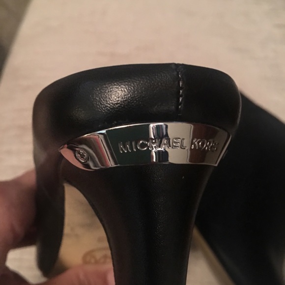 Micheal Kors open toe ankle heel - Picture 5 of 6